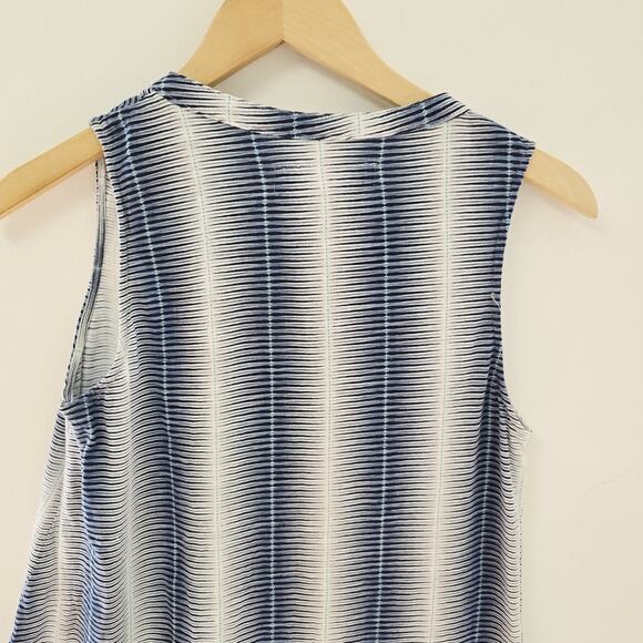 Carve Designs Top Medium Womens Middleton Sleeveless Button Front Blue V-neck - Picture 5 of 9